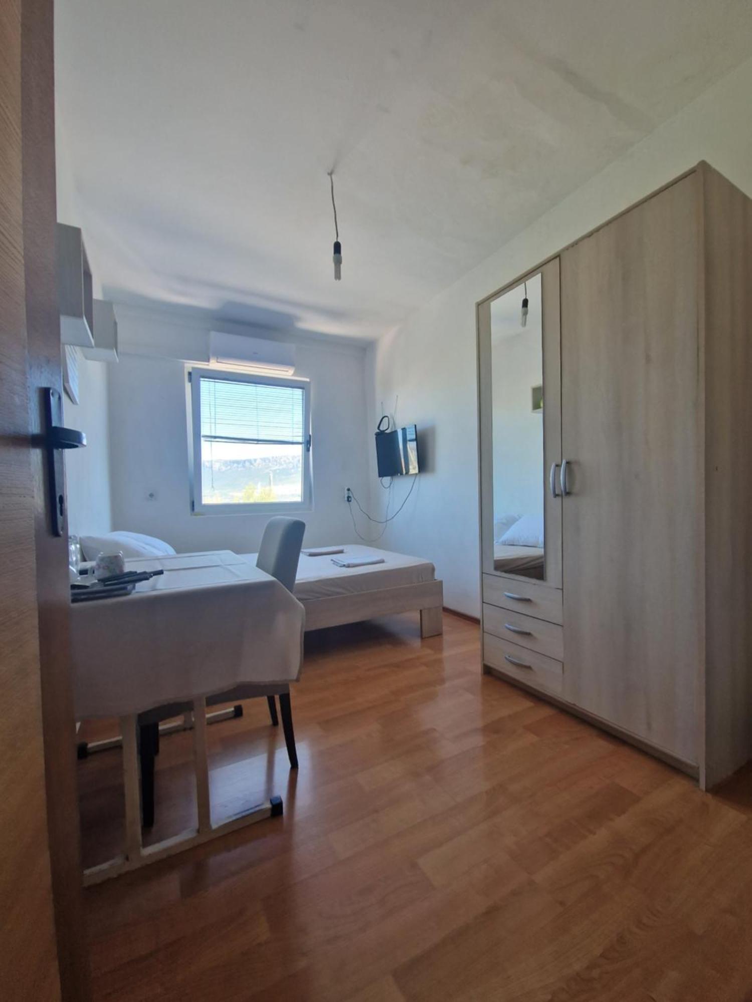 Ensuite Stay Rooms Split Exterior photo